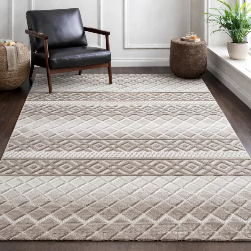 Bohemia modern bézs szőnyeg dombornyomott geometrikus és sávos mintával, nappali környezetben.