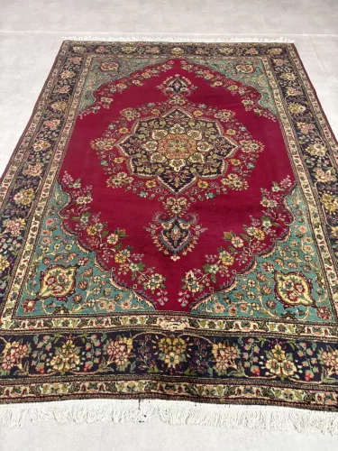 Kézi csomózású perzsa Tabriz Bordós-barnás szőnyeg 284x200cm