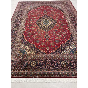   Kézi csomózású perzsa Kashan Bordós Kékes szőnyeg 335x245cm