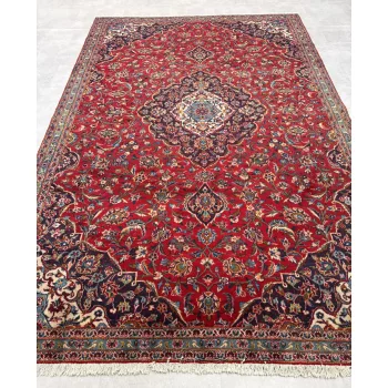   Kézi csomózású perzsa Ardakan Bordós Kékes szőnyeg 326x221cm