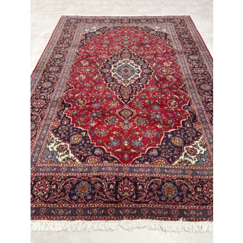   Kézi csomózású perzsa Kashan Bordós Kékes szőnyeg 355x260cm