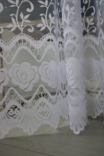 Kész függöny Scarlett fehér Rózsás modern minta