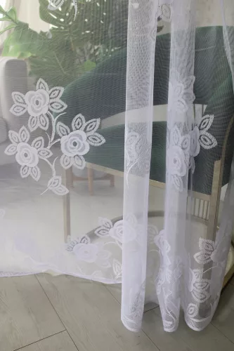 Kész függöny Scarlett fehér Tavaszi Rózsák minta