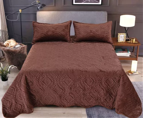 Velvet Sötétbarna ágytakaró szett 3db-os 220x240cm / 54x75cm párna huzat 2db
