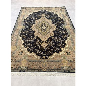 Vintage Perzsa szőnyeg (44) Isfahan fekete arany 250x350cm