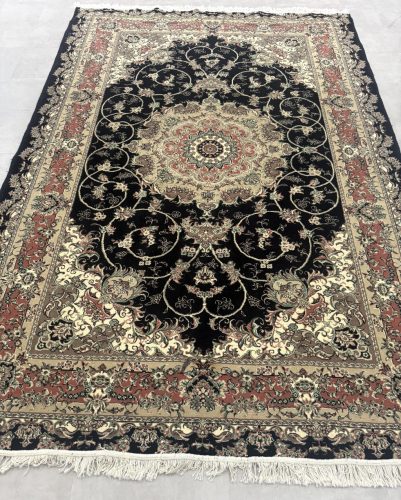 Vintage Perzsa szőnyeg (64) Tebriz Fekete-Bézs 200x300cm