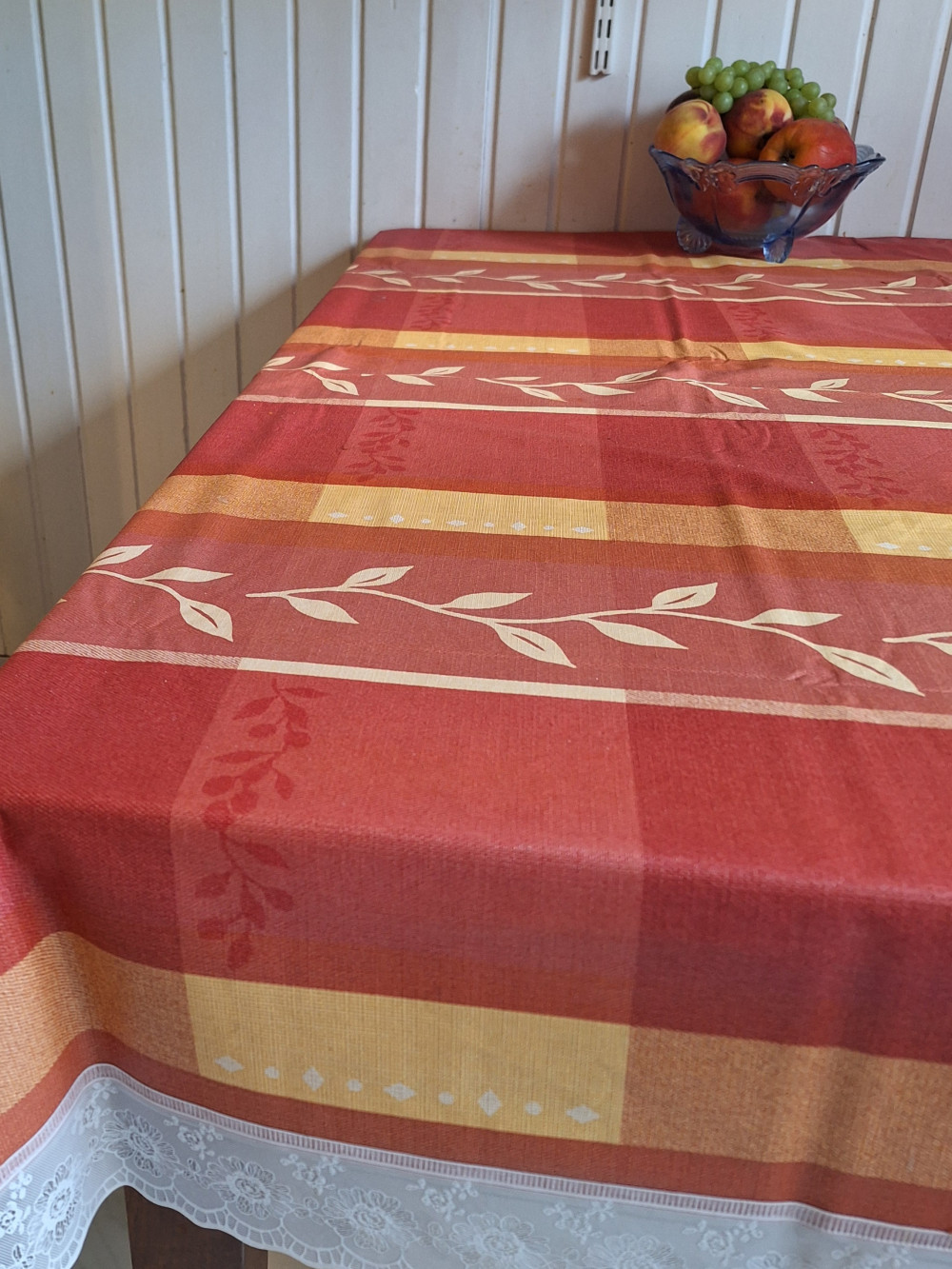 Asztalterítő Ariana csipkés Terra virágos 122x152cm
