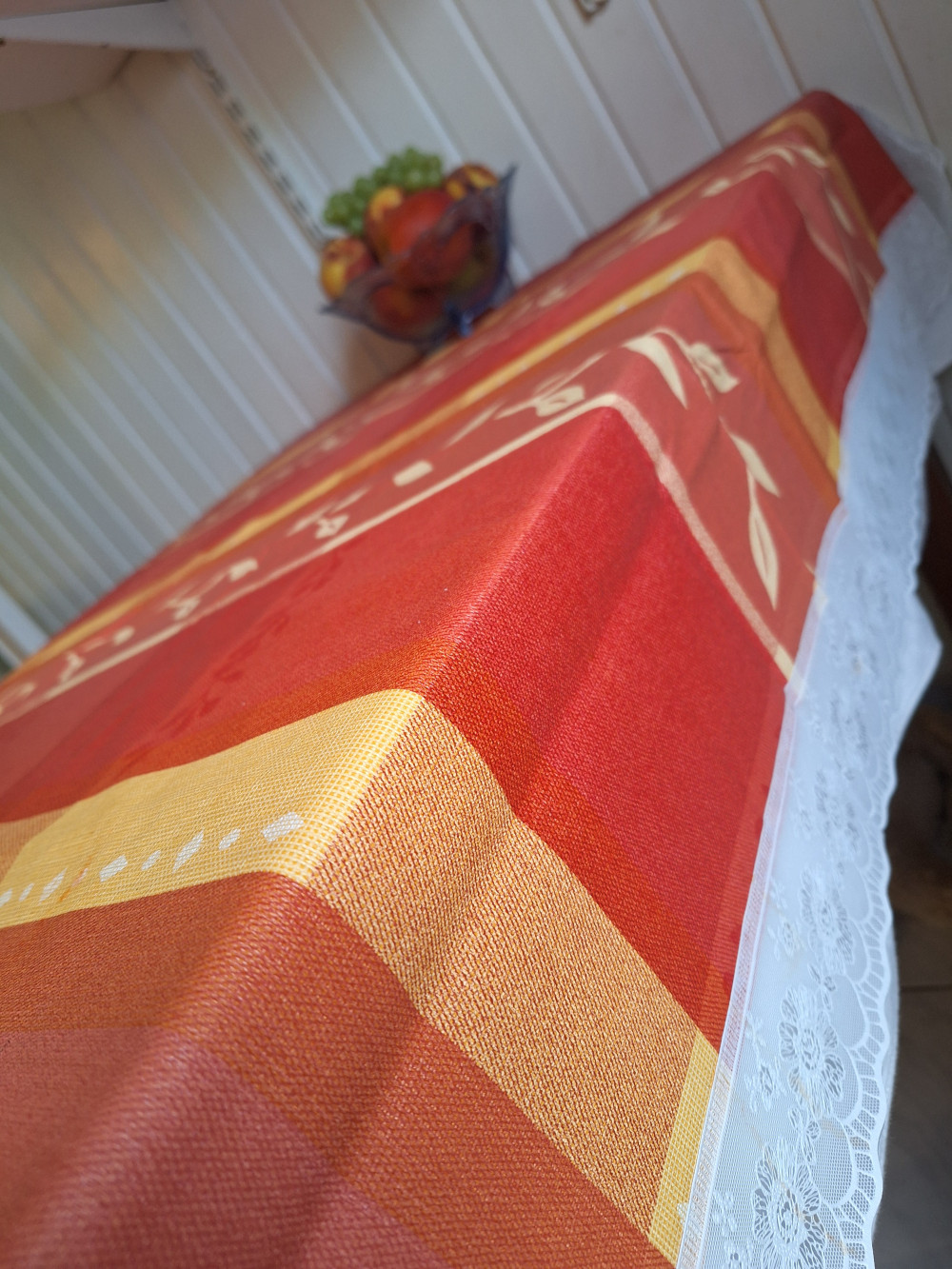 Asztalterítő Ariana csipkés Terra virágos 122x152cm
